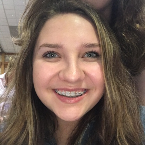 hayleylarson_
